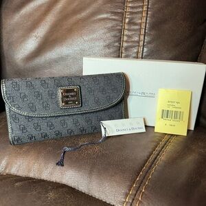 Dooney & Bourke NWT Wallet